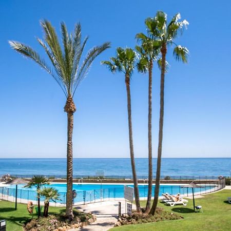 Beach-Line Apartment With 3 Bedrooms In Estepona Exterior foto